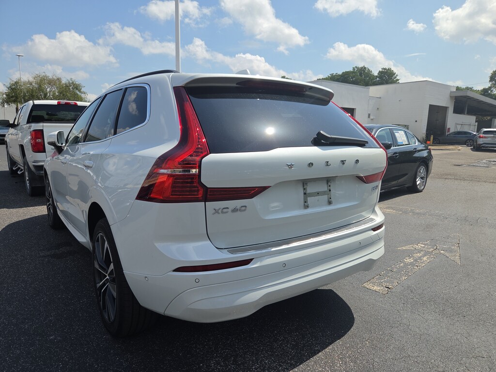 Used 2022 Volvo XC60 Momentum B5 AWD Momentum