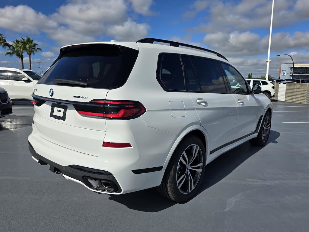 New 2026 BMW X7 xDrive40i SUV