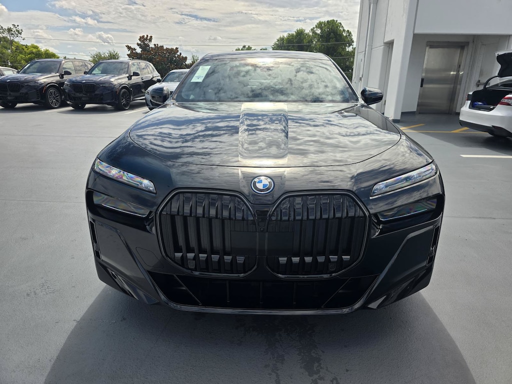 New 2026 BMW 750e 750e xDrive Sedan
