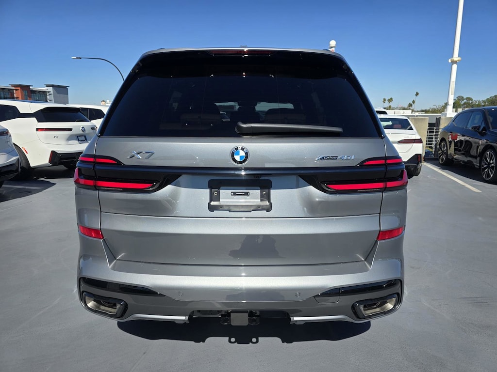 New 2026 BMW X7 xDrive40i SUV
