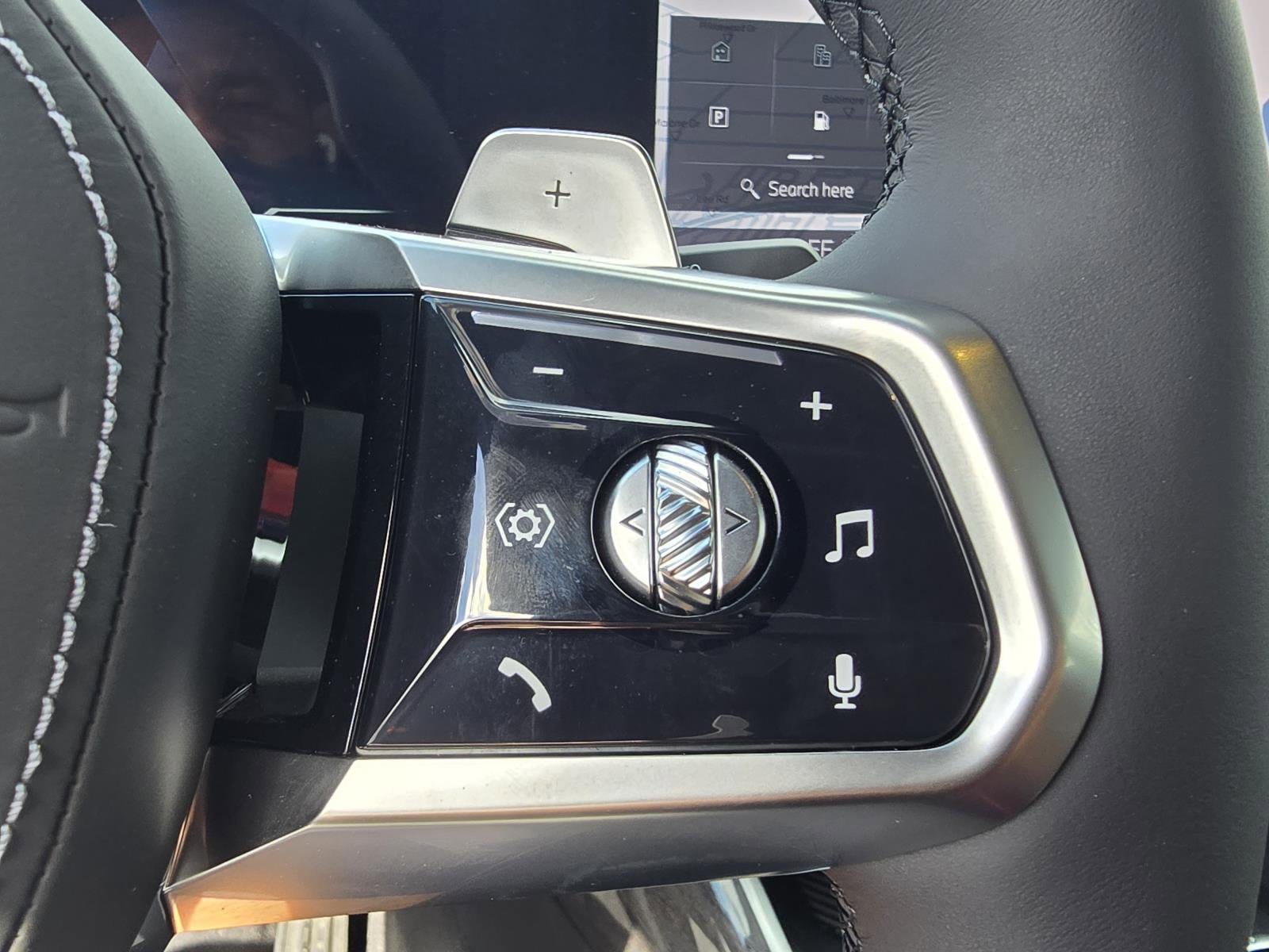 2026 BMW 7 Series 750e - Photo 20