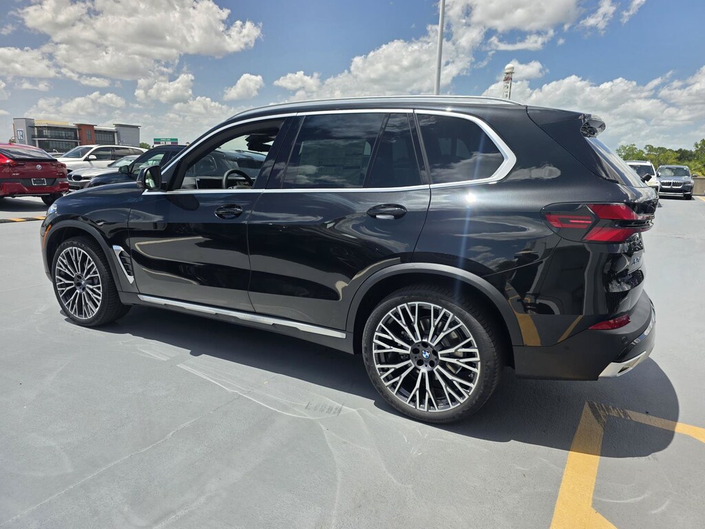 New 2026 BMW X5 sDrive40i SUV