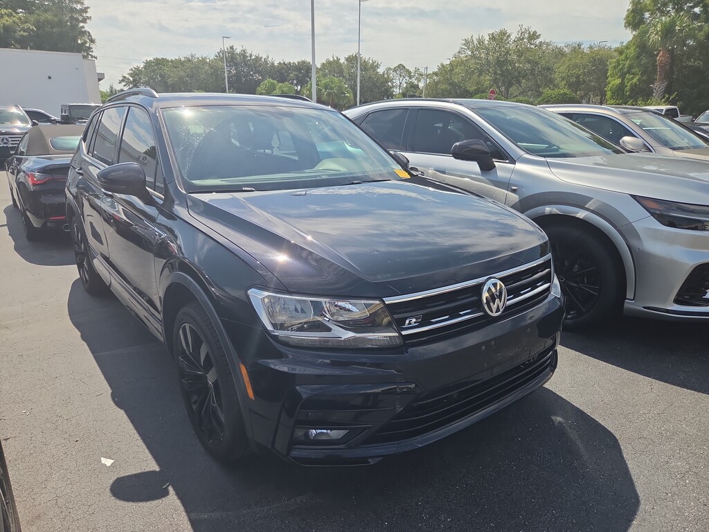 Used 2020 Volkswagen Tiguan SE R-Line Black 2.0T SE R-Line Black 4MOTION