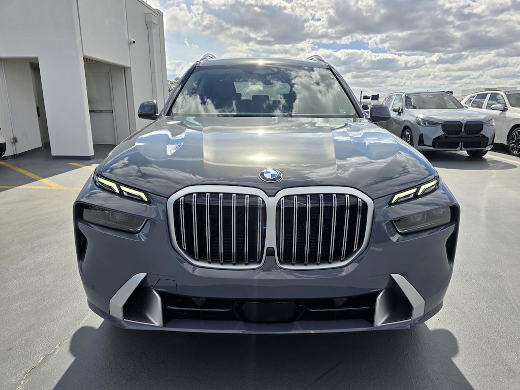 New 2026 BMW X7 xDrive40i SUV