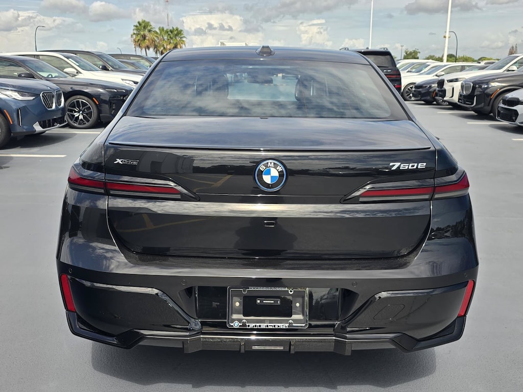 New 2026 BMW 750e 750e xDrive Sedan