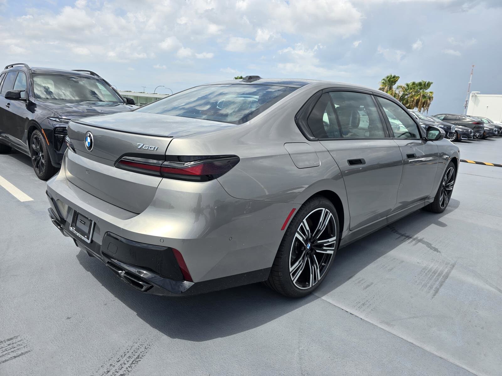 2025 Bmw 760i xDrive photo 2