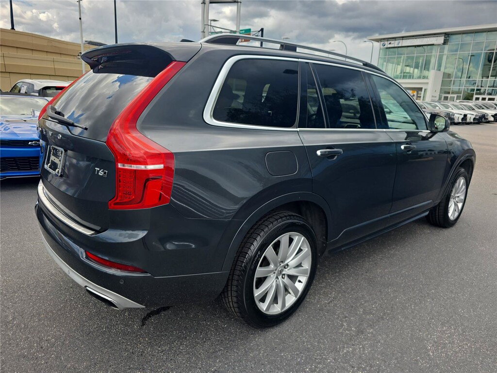 Used 2017 Volvo XC90 Momentum T6 AWD 7-Passenger Momentum
