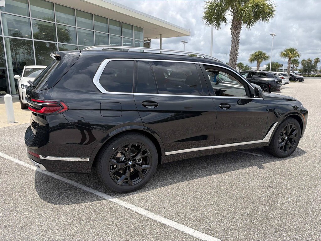 New 2027 BMW X7 xDrive40i SUV