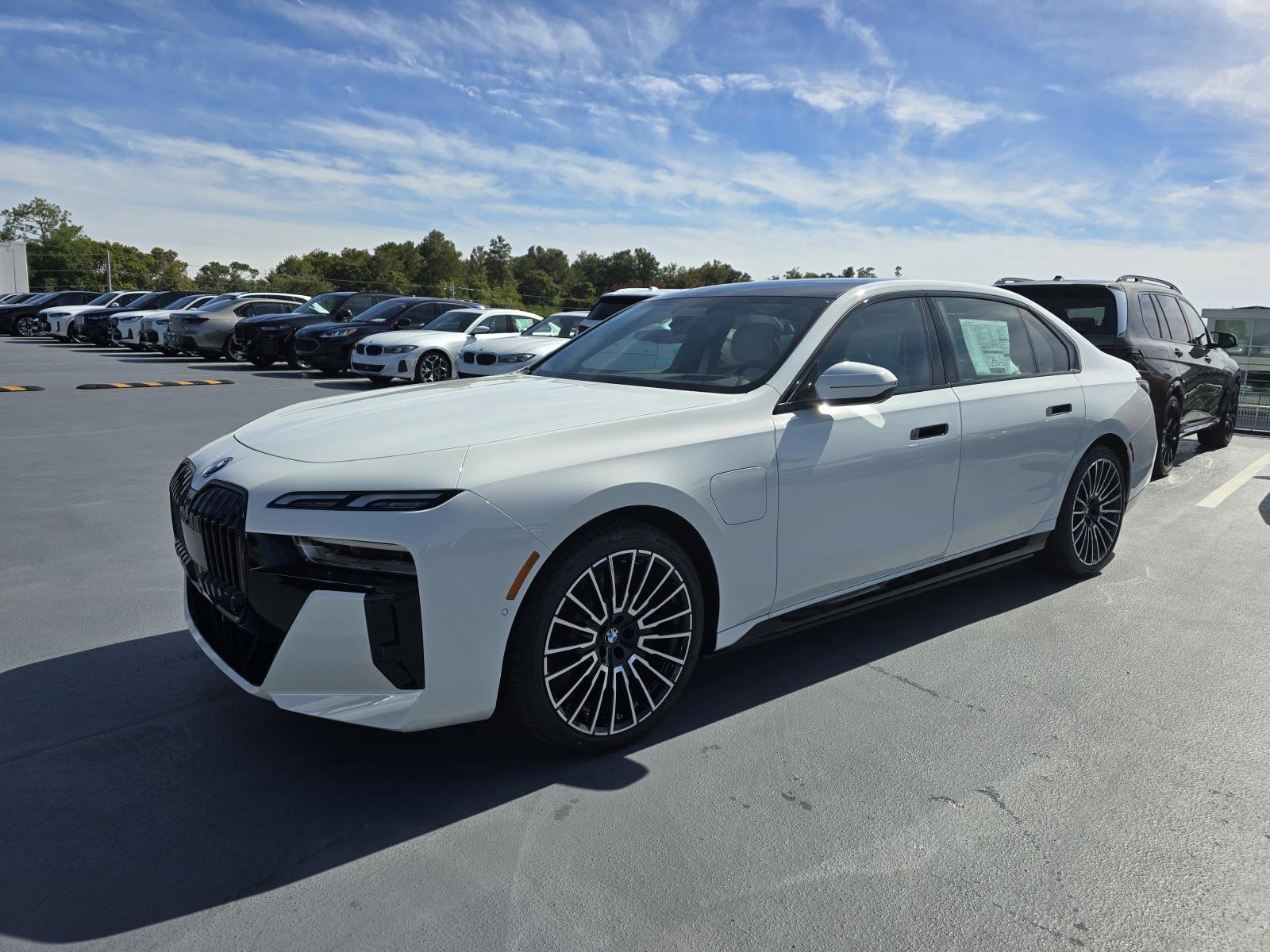2026 BMW 7 Series 750e - Photo 8