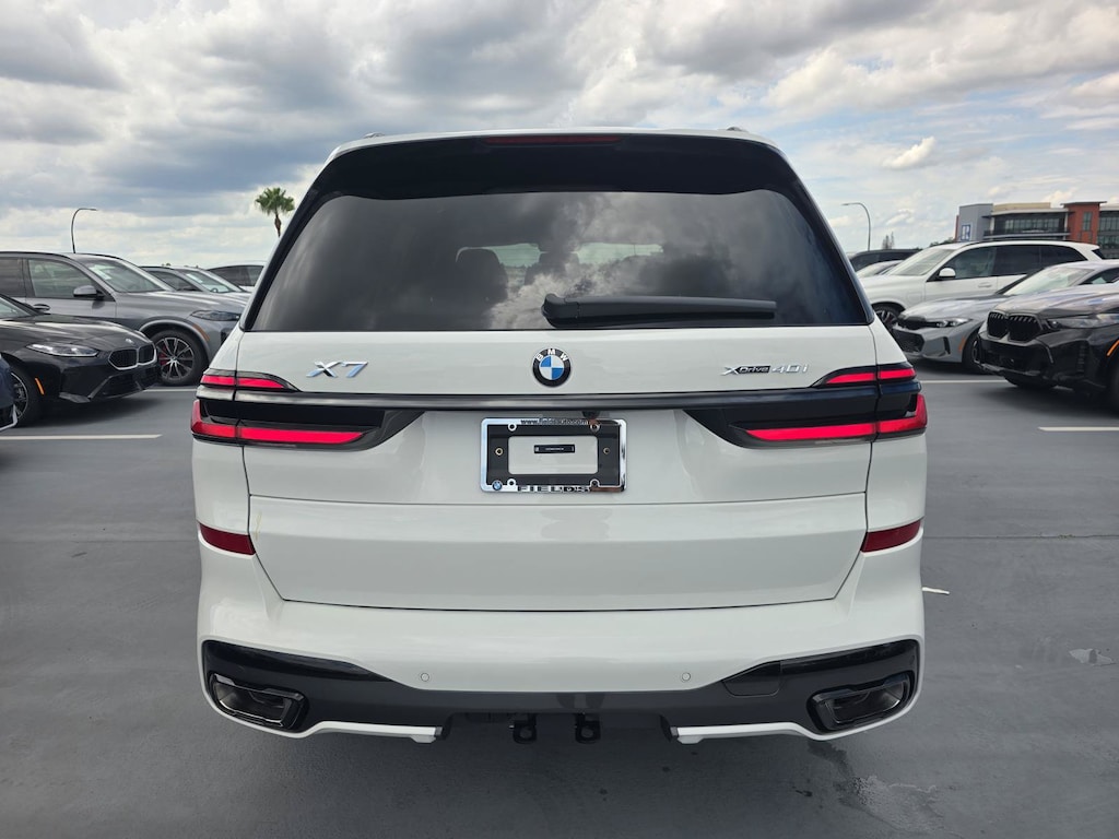 New 2027 BMW X7 xDrive40i SUV