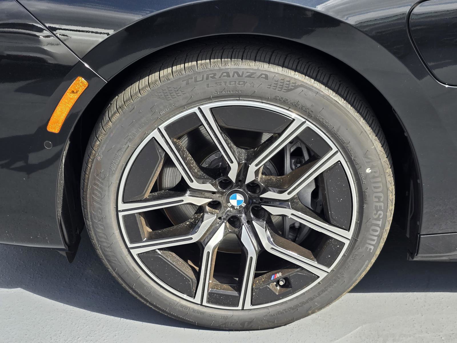 2026 BMW 7 Series 750e - Photo 9