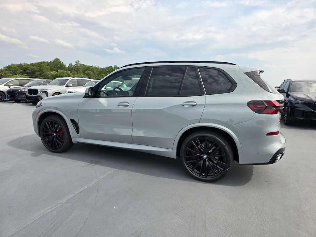New 2026 BMW X5 sDrive40i SUV