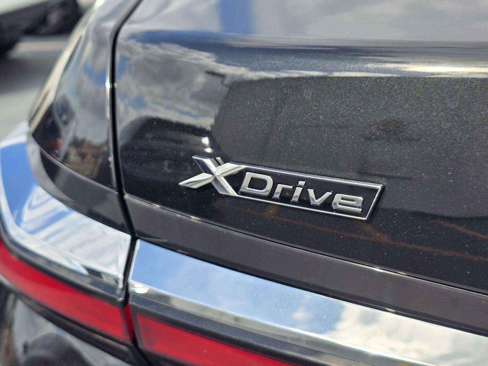 2026 BMW 7 Series 750e - Photo 6
