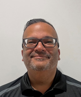 Staff member Alexis Serrano from ID_5e4df5