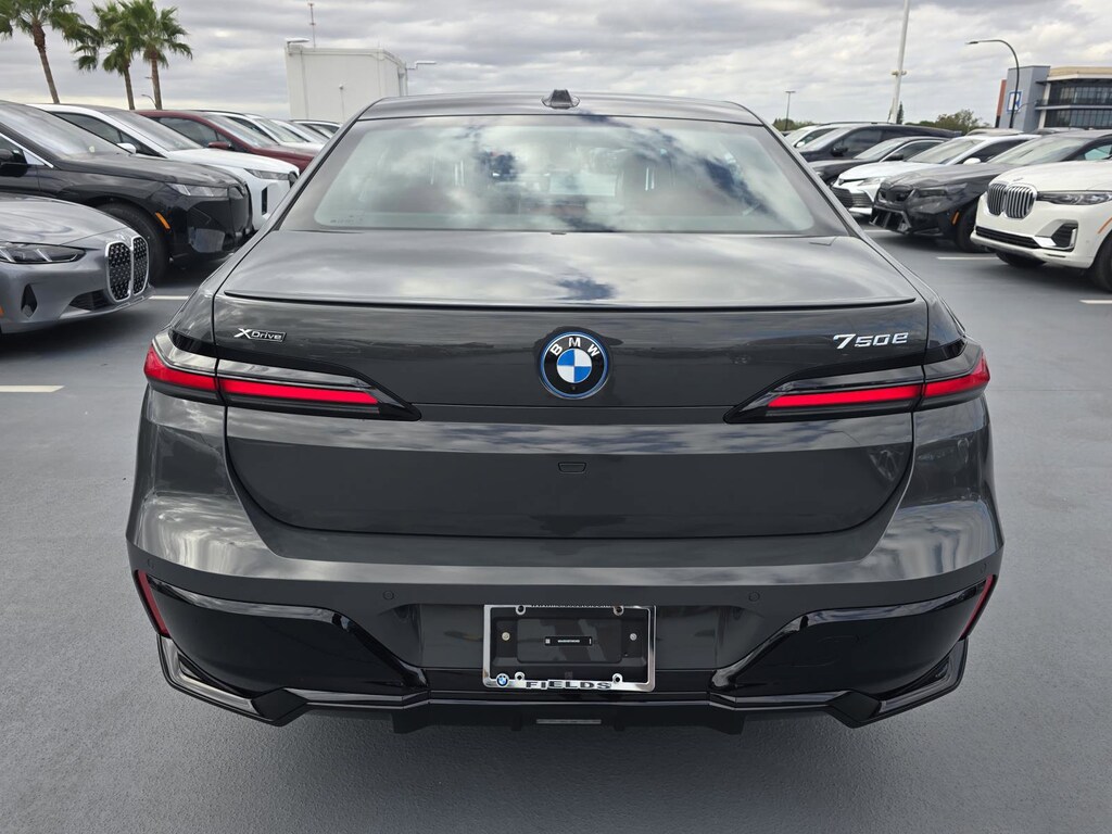 New 2026 BMW 750e 750e xDrive Sedan