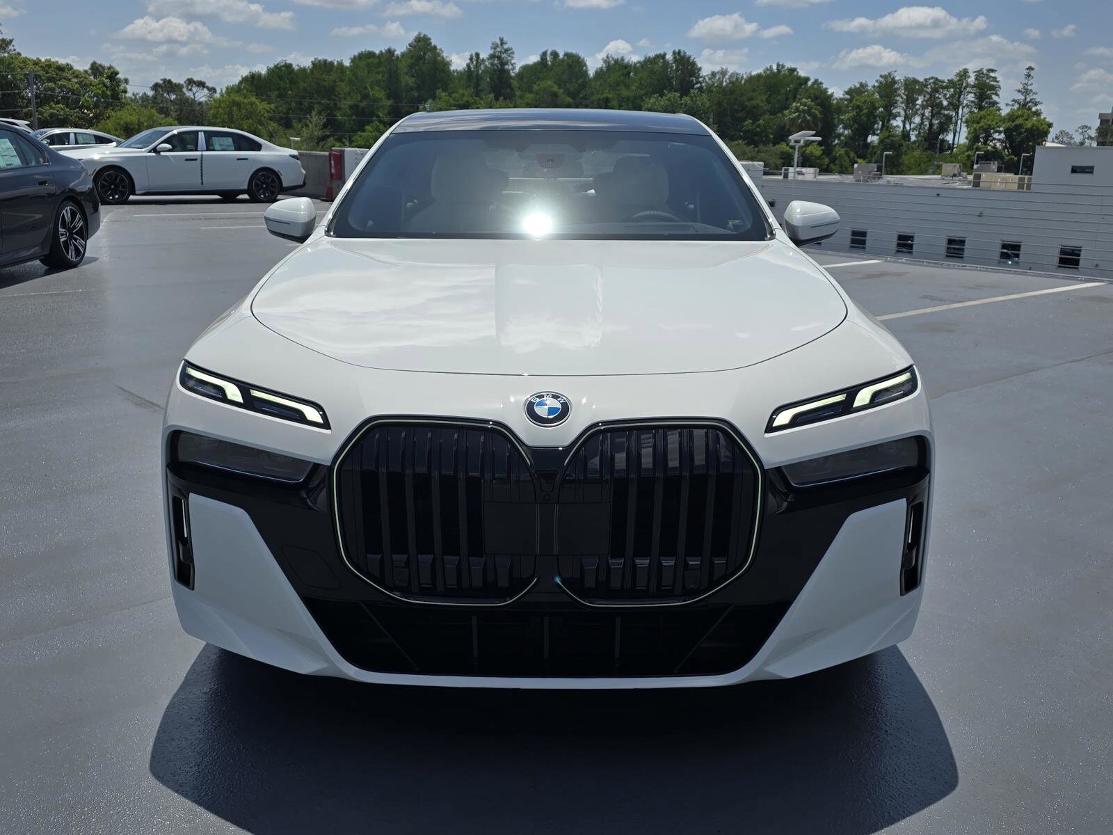 2025 Bmw 760i xDrive photo 2
