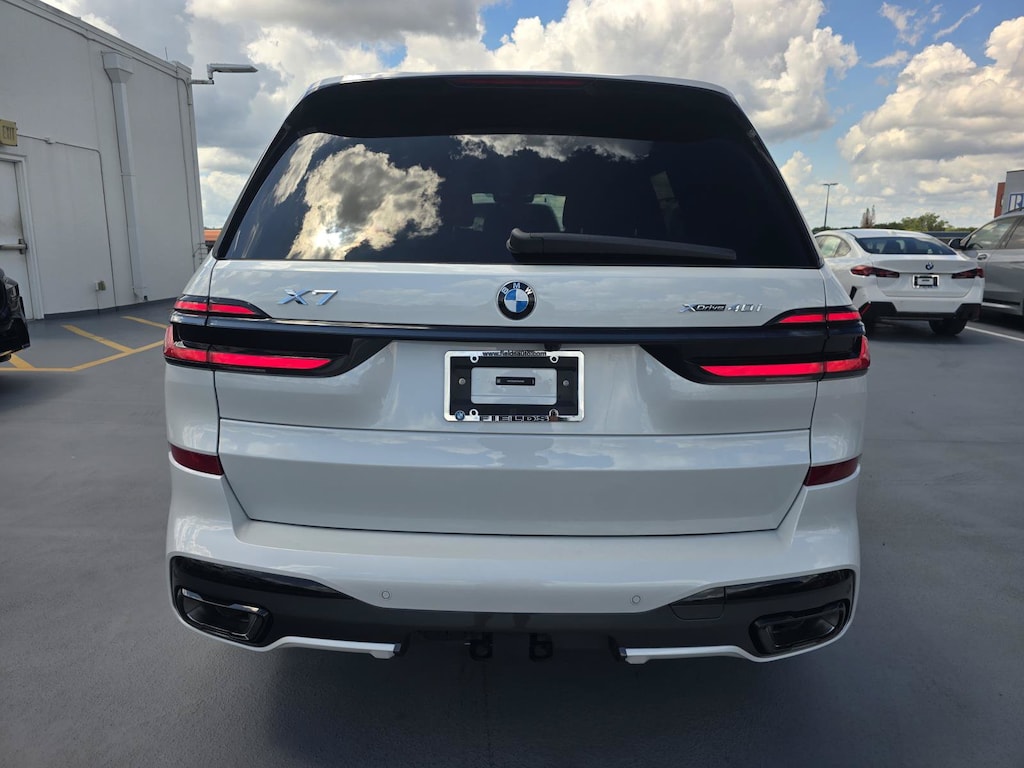 New 2027 BMW X7 xDrive40i SUV