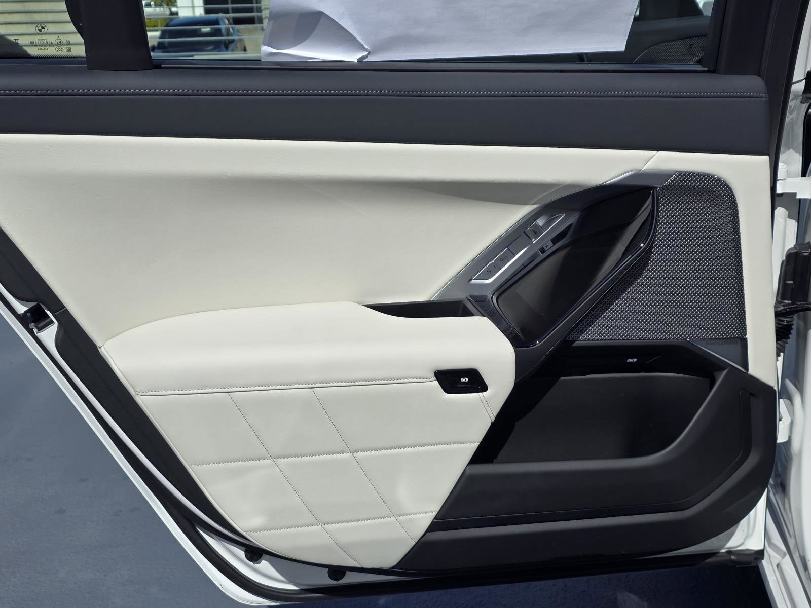 2026 BMW 7 Series 750e - Photo 13