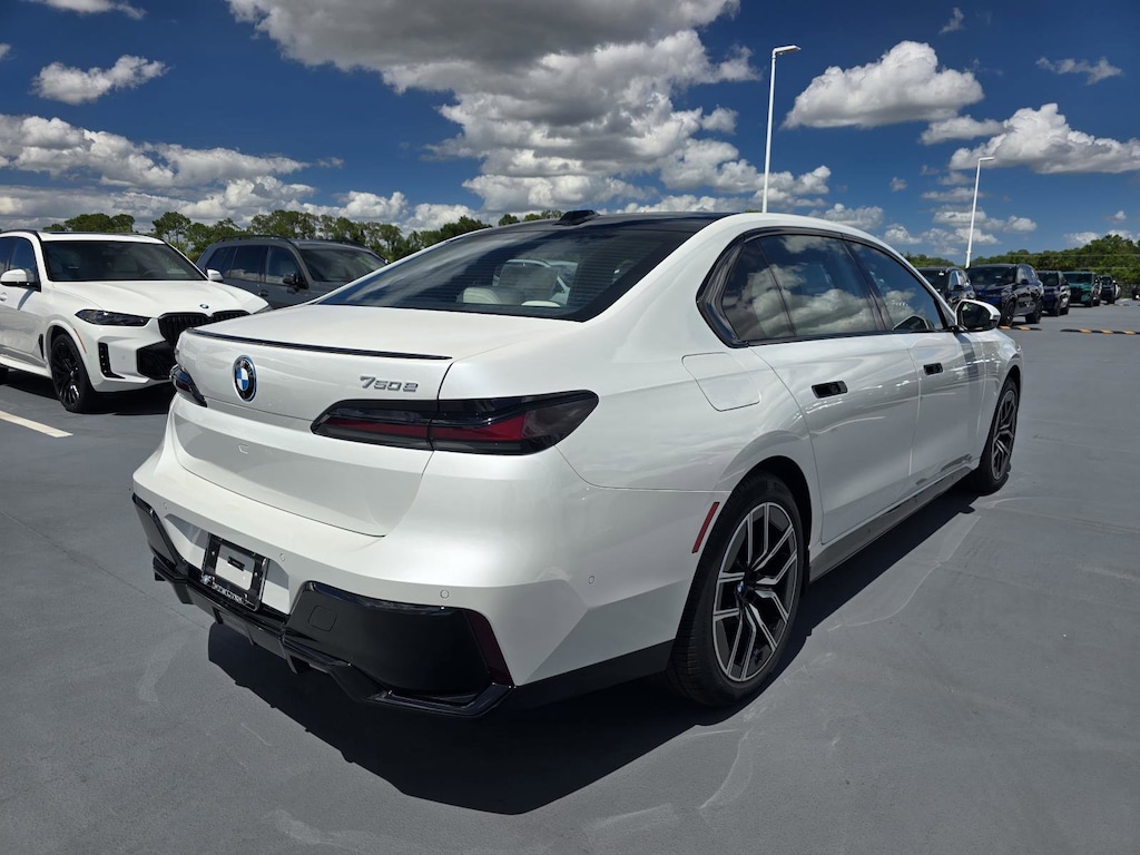 New 2026 BMW 750e 750e xDrive Sedan