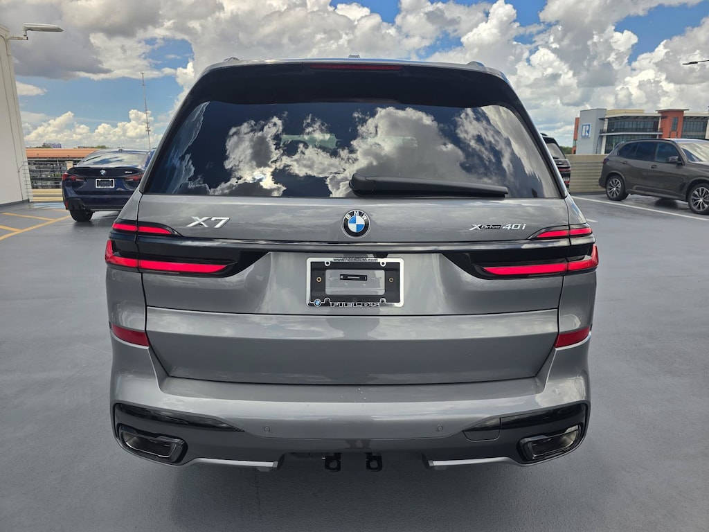 New 2027 BMW X7 xDrive40i SUV
