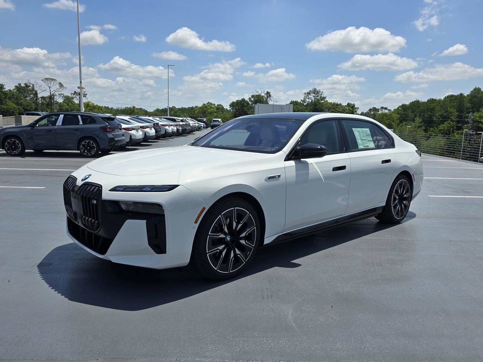 2025 Bmw i7 M70 photo 3