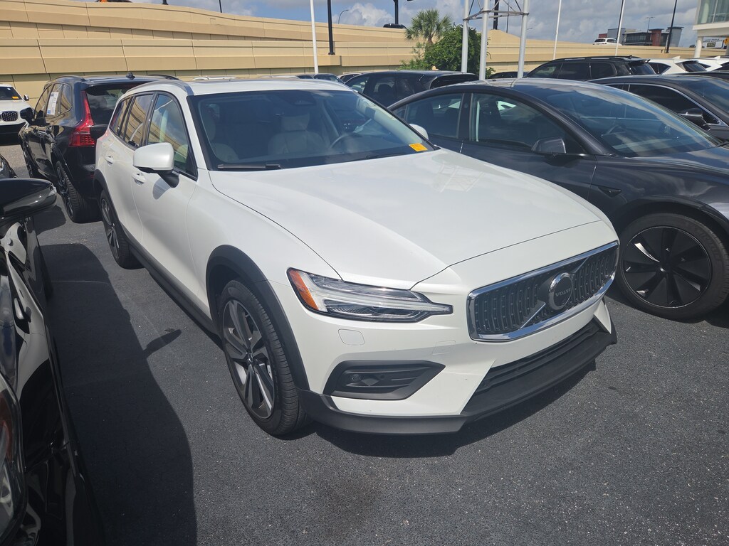 Used 2026 Volvo V60 Cross Country Plus B5 AWD Plus