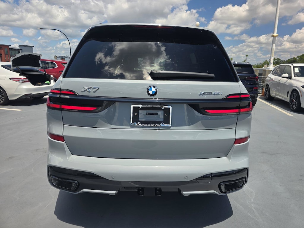 New 2027 BMW X7 xDrive40i SUV