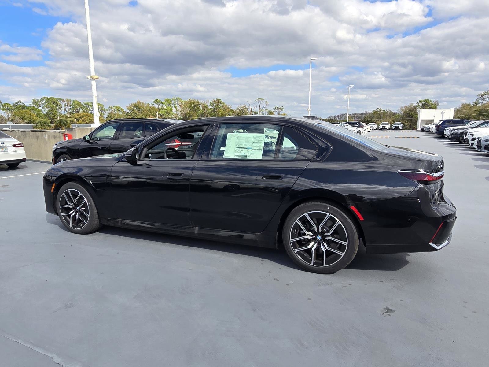 2026 BMW 7 Series 750e - Photo 7