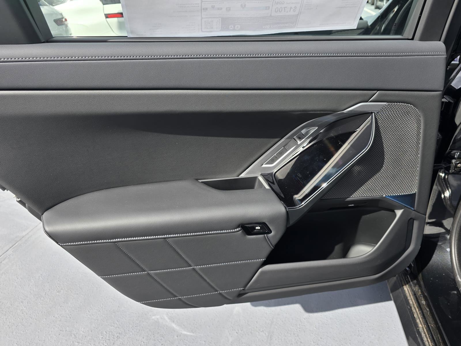 2026 BMW 7 Series 750e - Photo 13