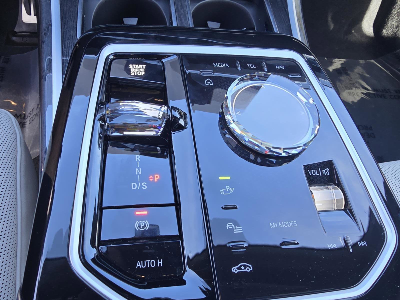 2026 BMW 7 Series 750e - Photo 23