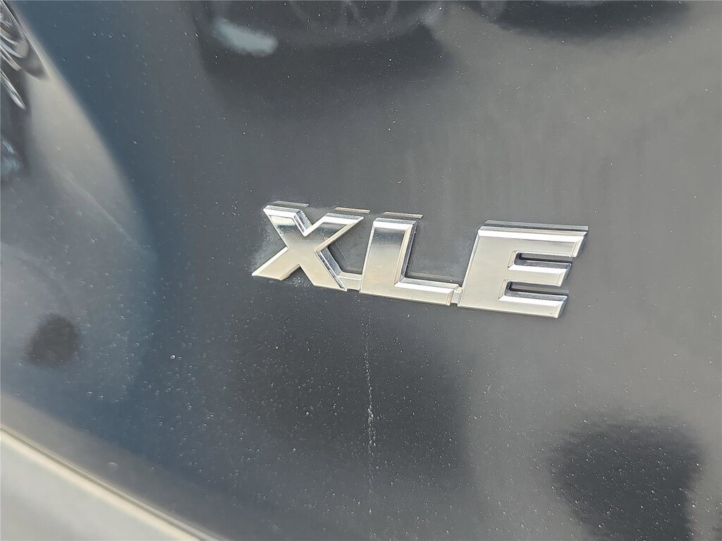 Used 2021 Toyota RAV4 XLE XLE FWD