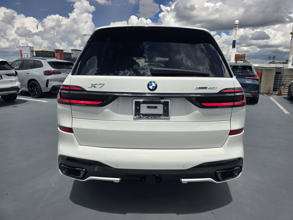 New 2027 BMW X7 xDrive40i SUV
