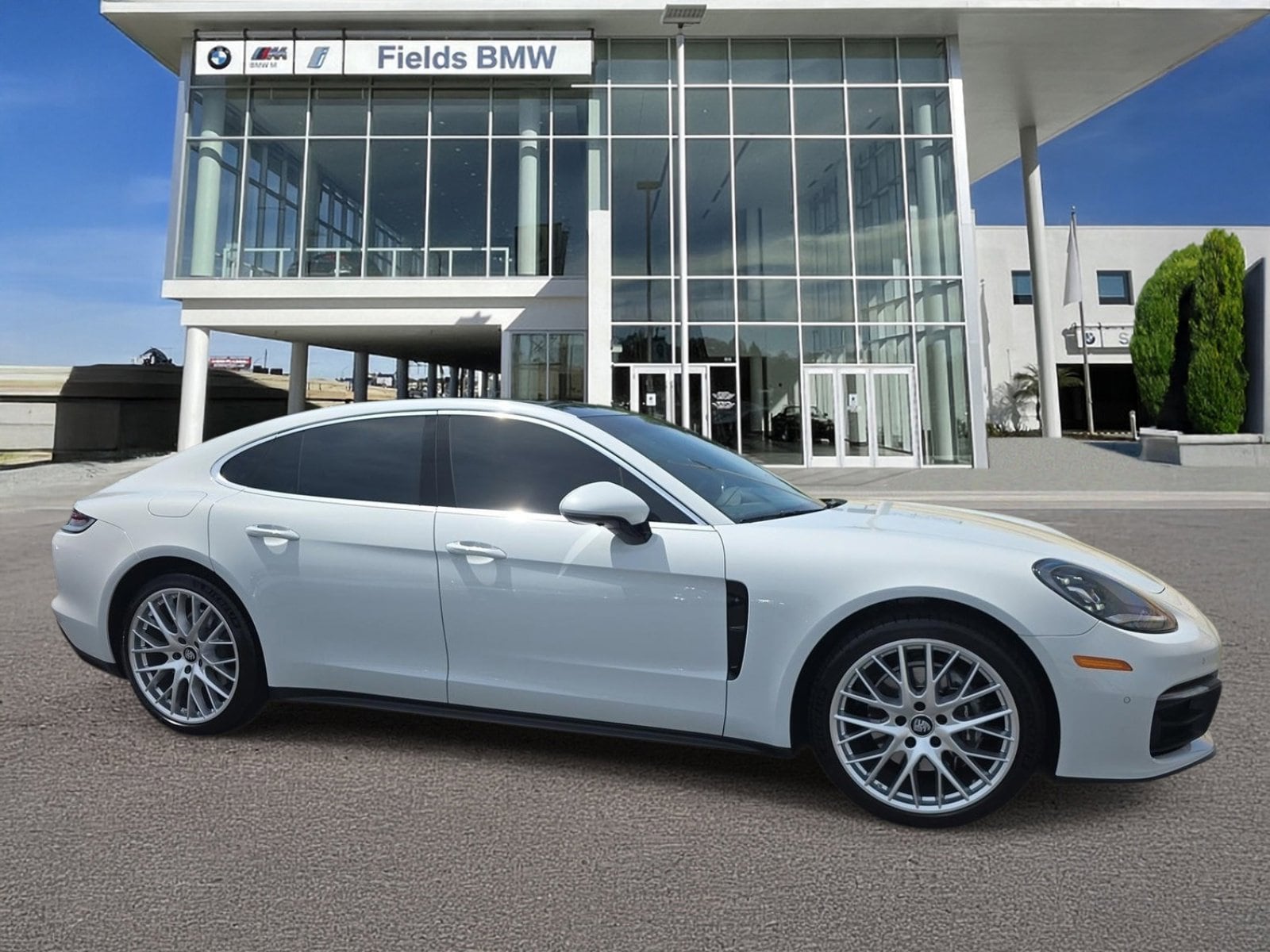 2022 Porsche Panamera's photo