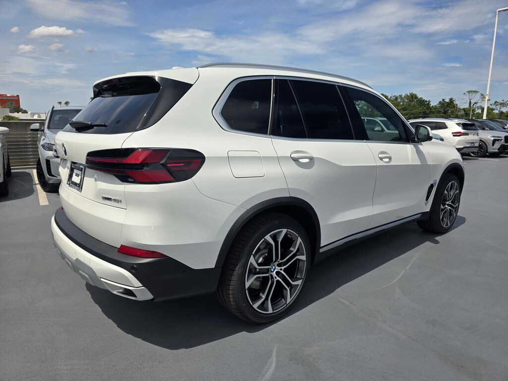 New 2026 BMW X5 sDrive40i SUV