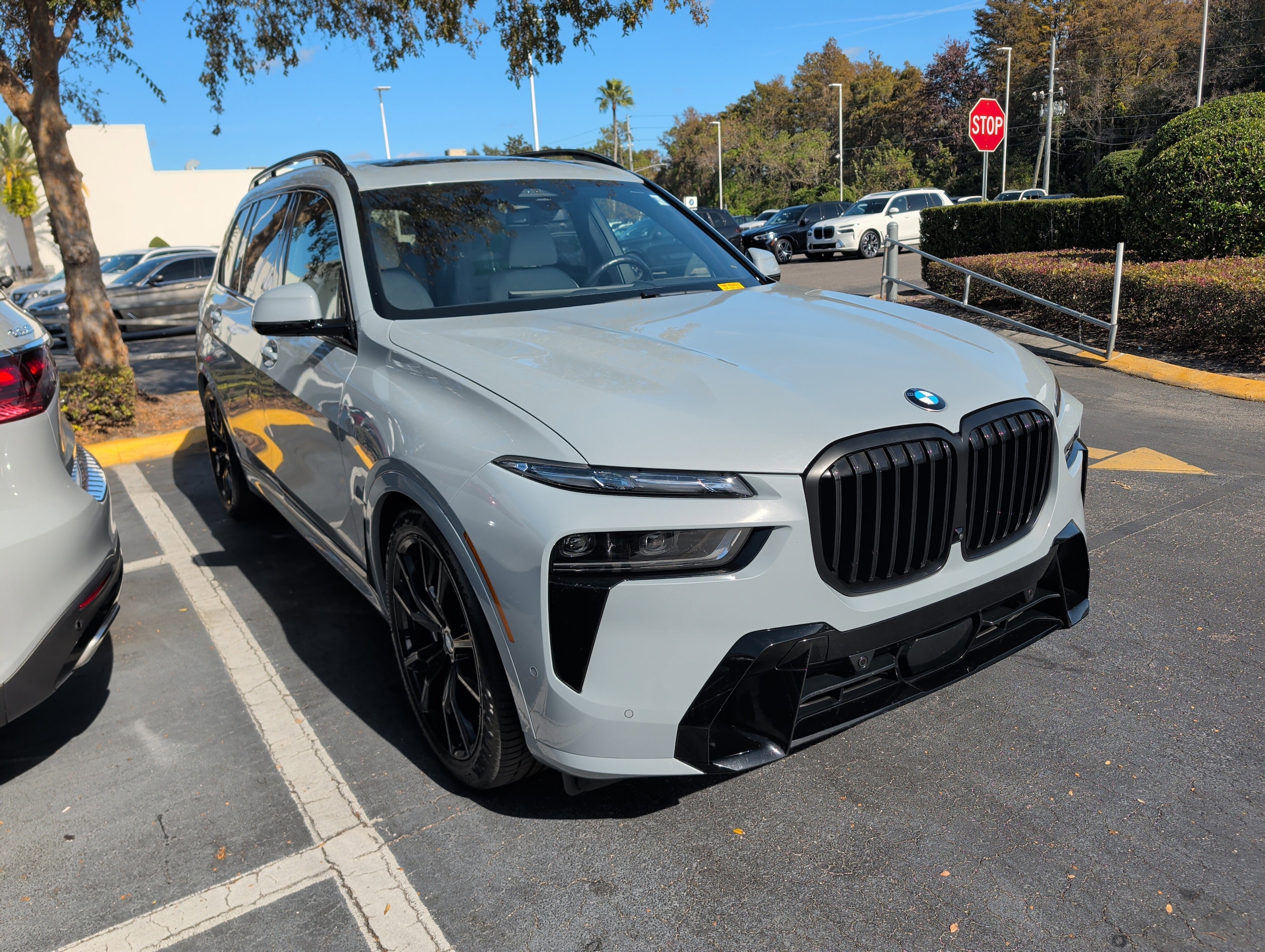 2024 BMW X7 40i's photo