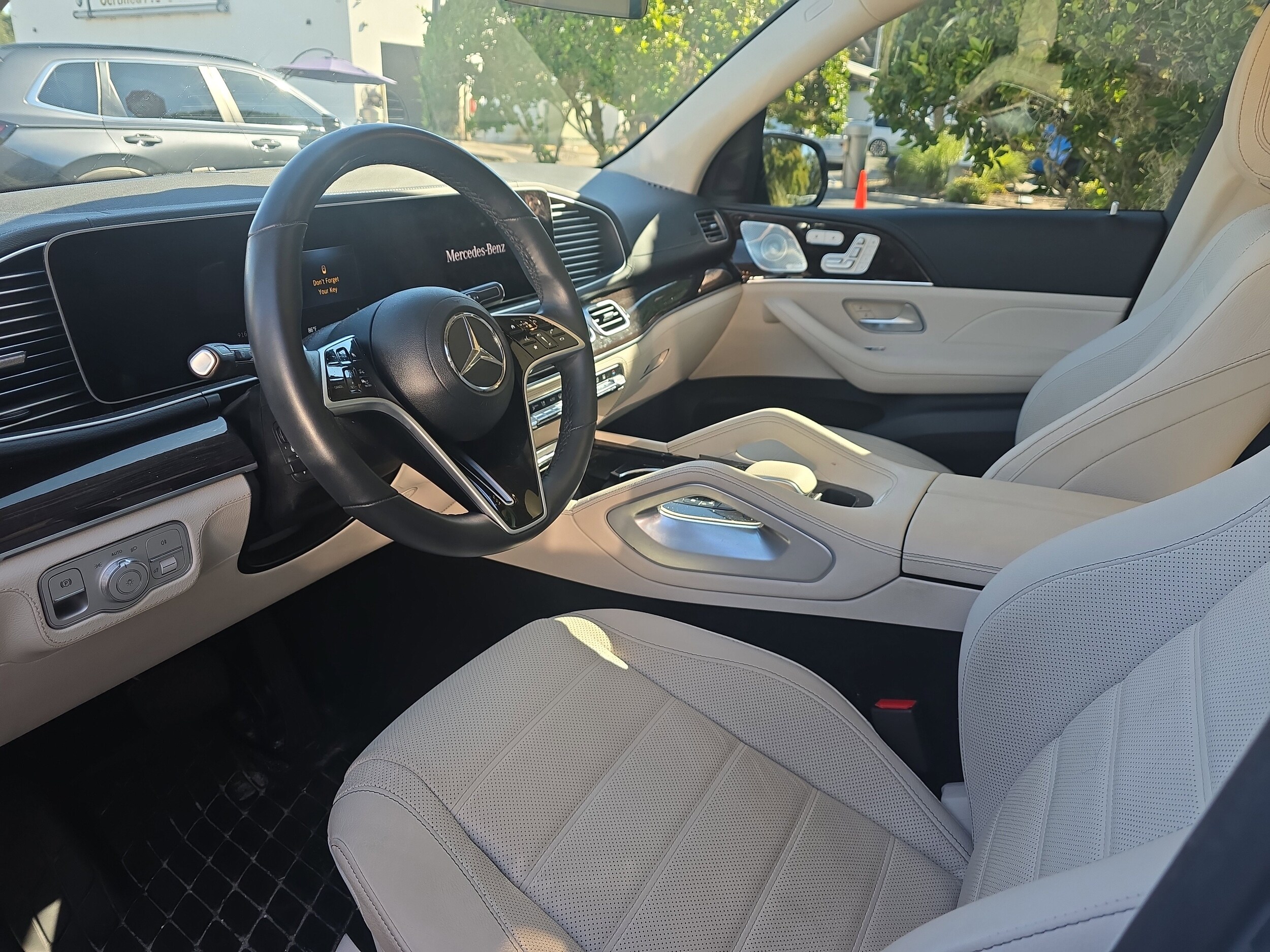 2024 Mercedes Benz GLE 450e photo 4