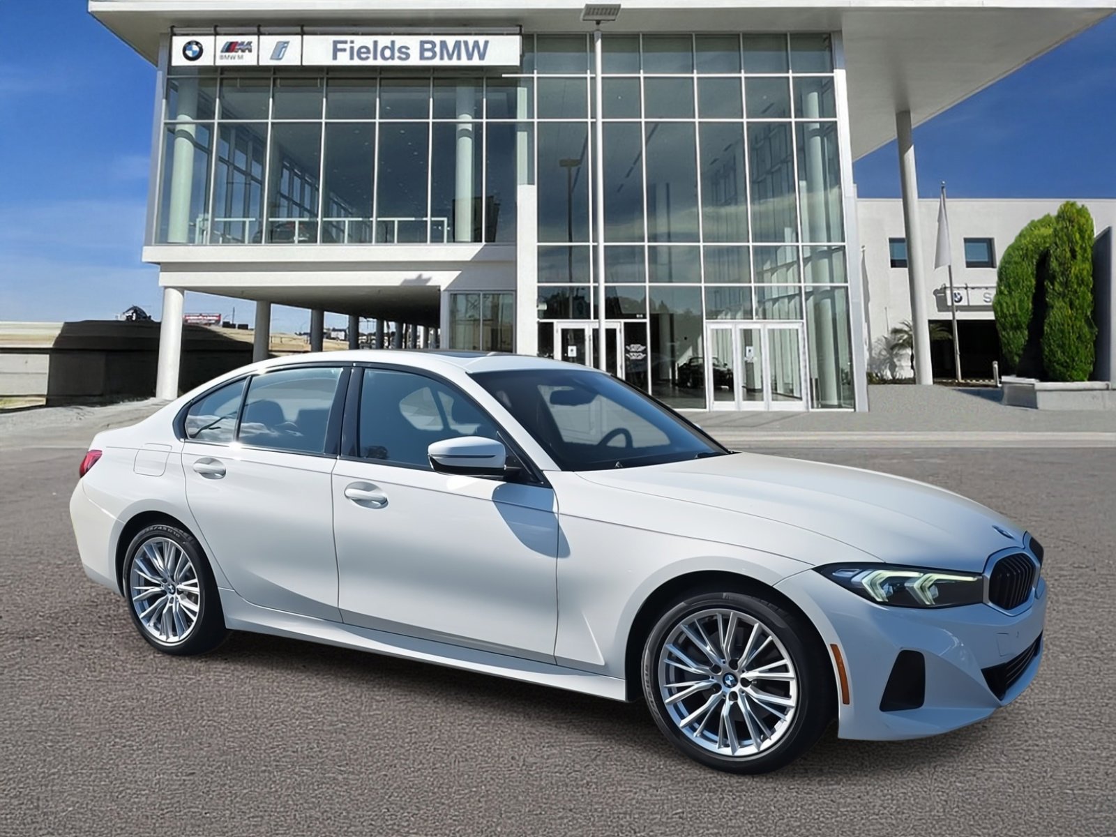2023 BMW 3 Series 330i's photo