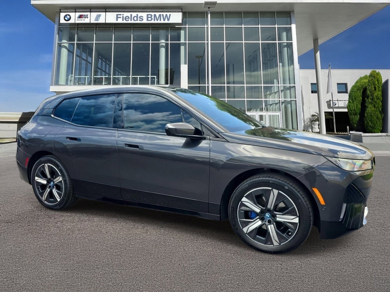 2024 BMW iX xDrive50's photo