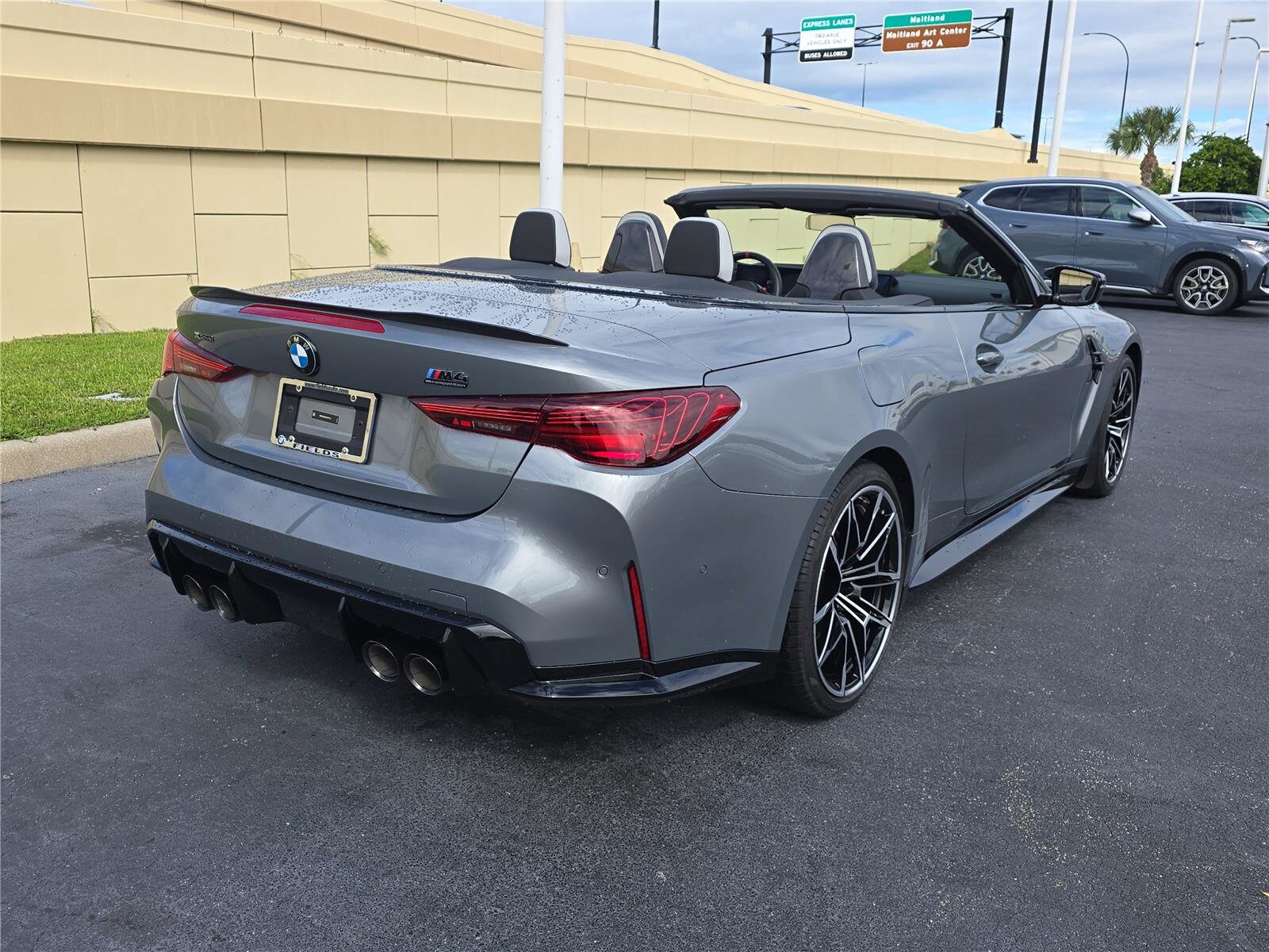 2025 Bmw M4 Competition xDrive Convertible photo 3
