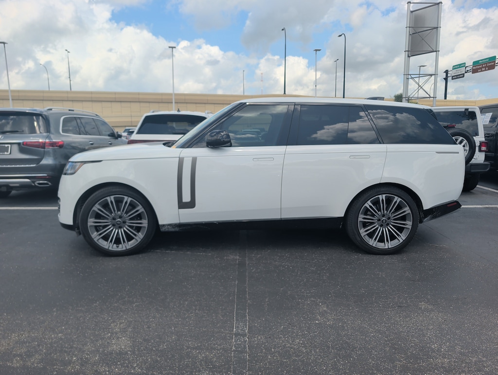 Used 2024 Land Rover Range Rover SE P530 SE SWB