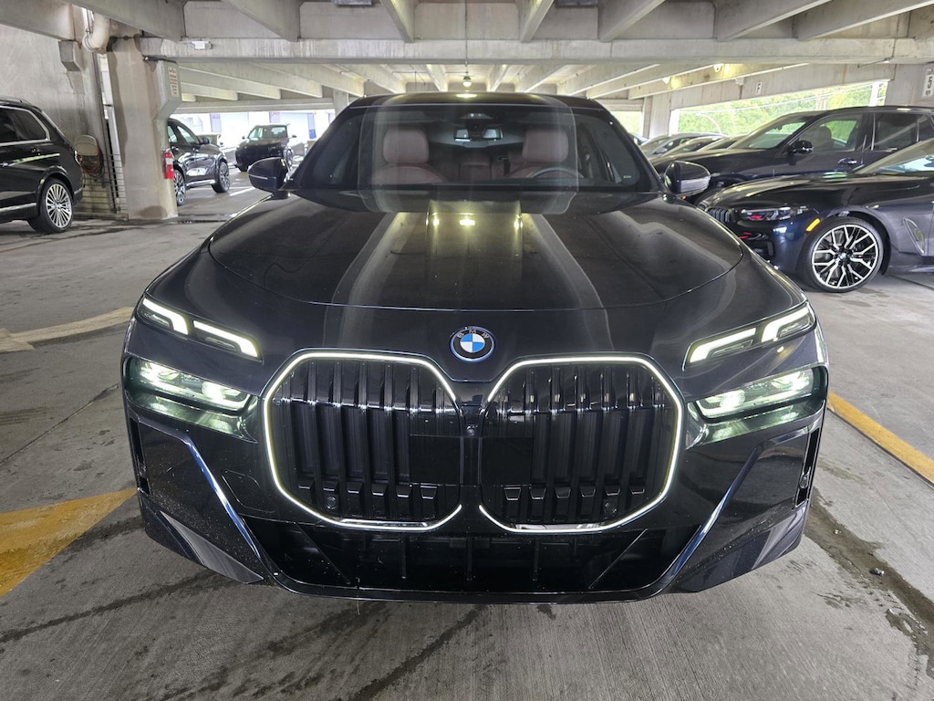New 2025 BMW 750e xDrive Sedan