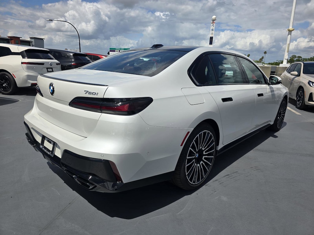 New 2026 BMW 760i xDrive Sedan
