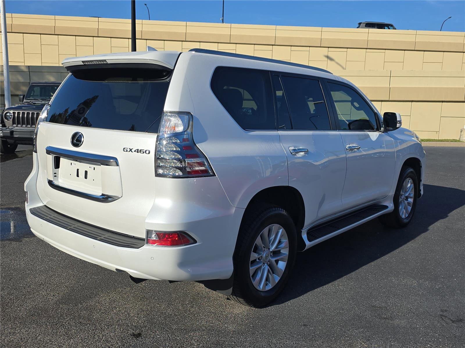 2023 Lexus GX 460 Premium photo 2