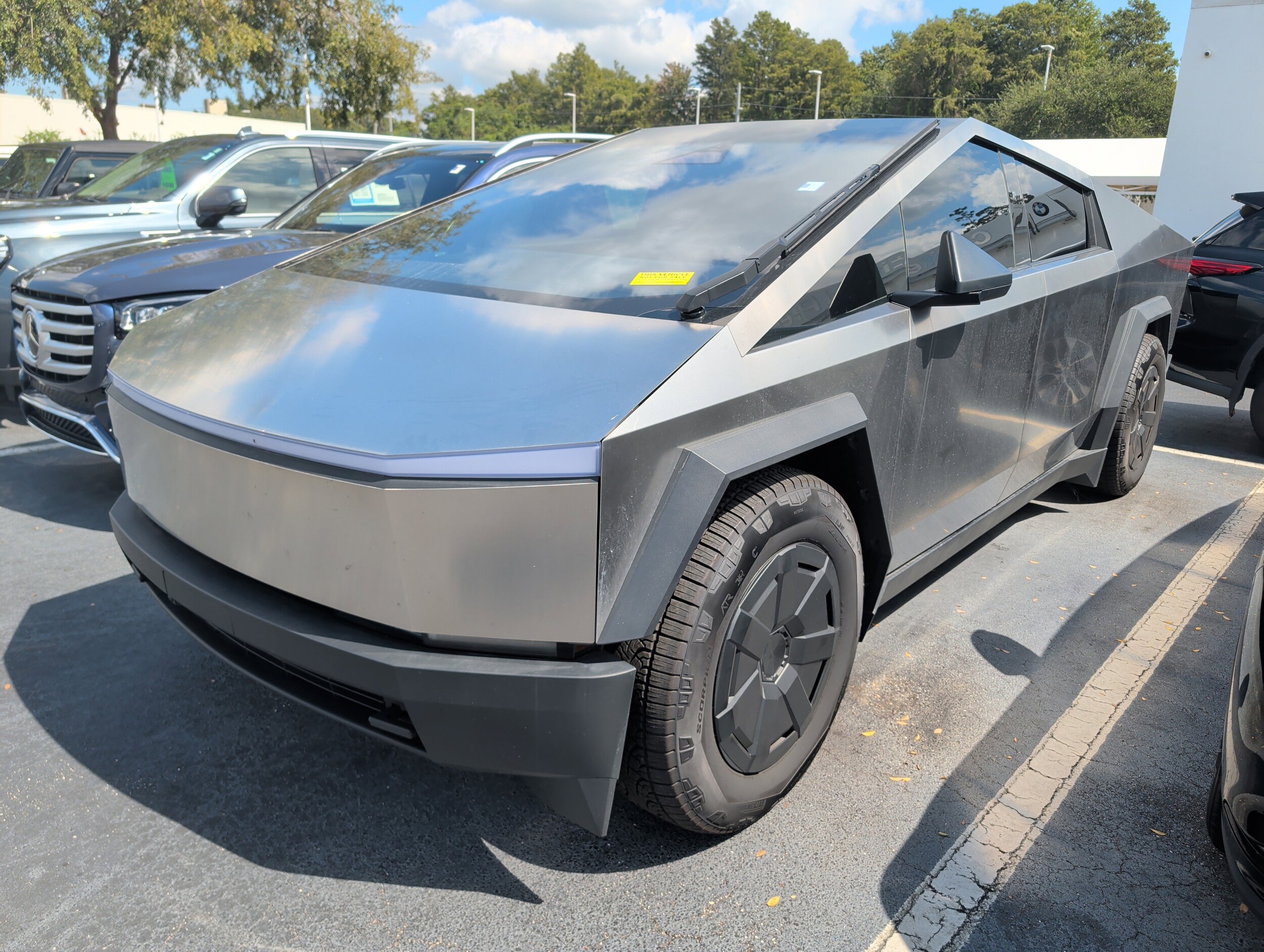 2024 Tesla Cybertruck All-Wheel Drive photo 3