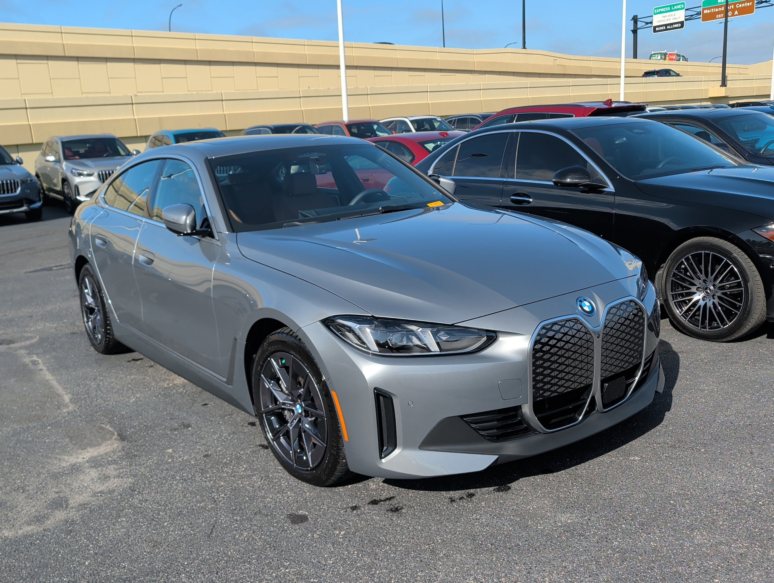 2025 BMW i4 40's photo