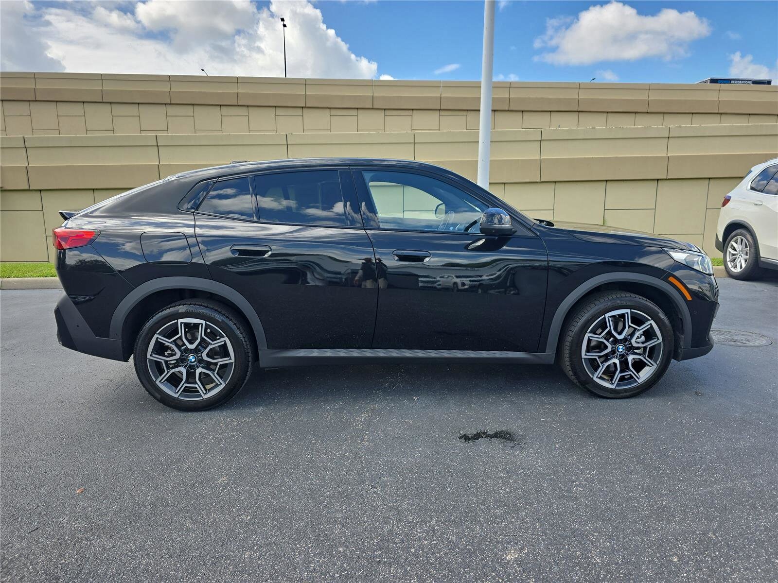 2025 Bmw X2 xDrive28i photo 2