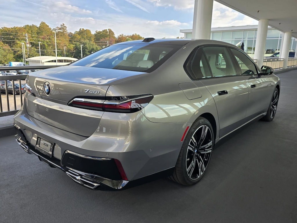 New 2025 BMW 760i xDrive Sedan