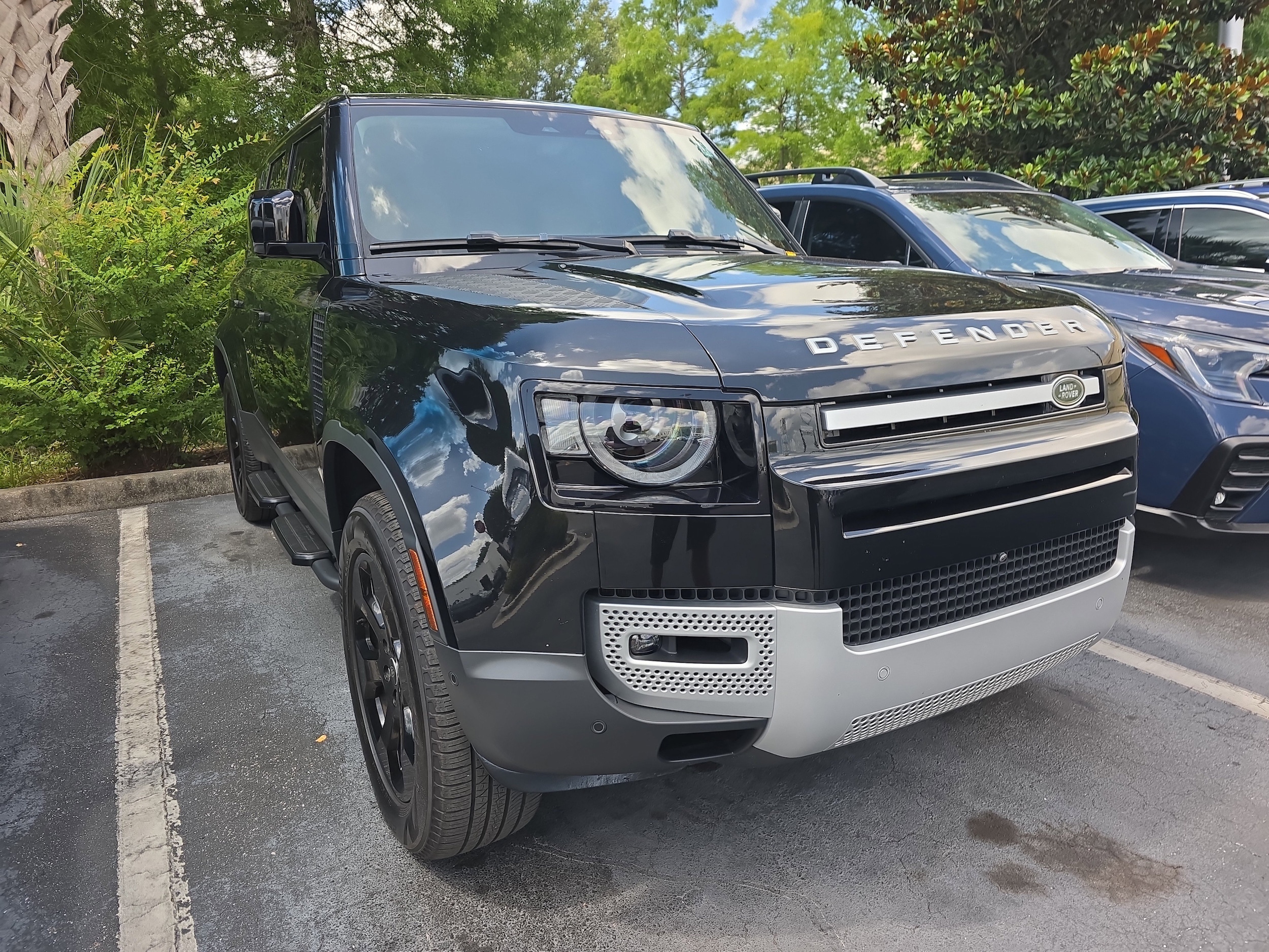 2025 Land Rover Defender 110 S P300's photo