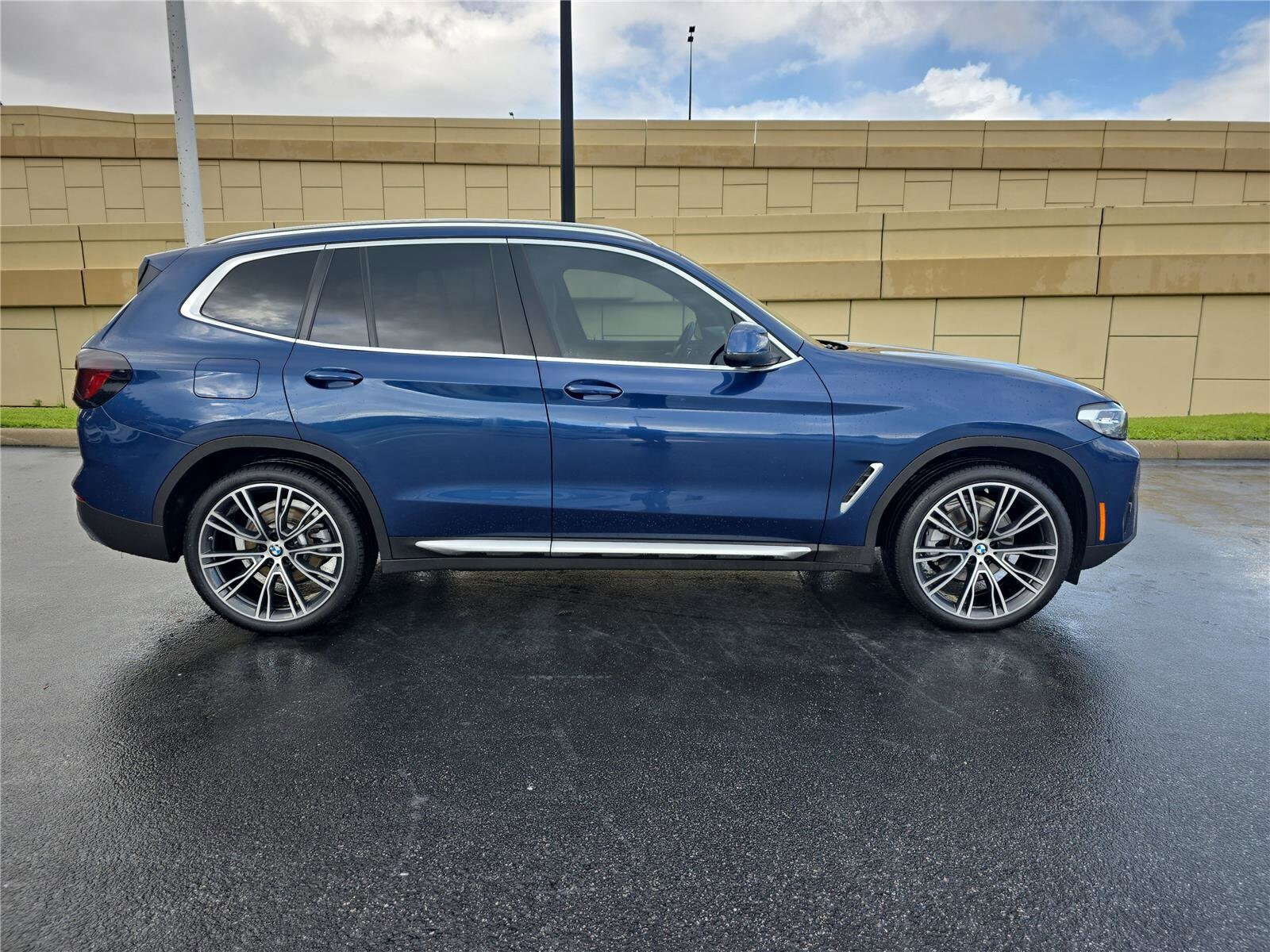 2022 Bmw X3 sDrive30i photo 2