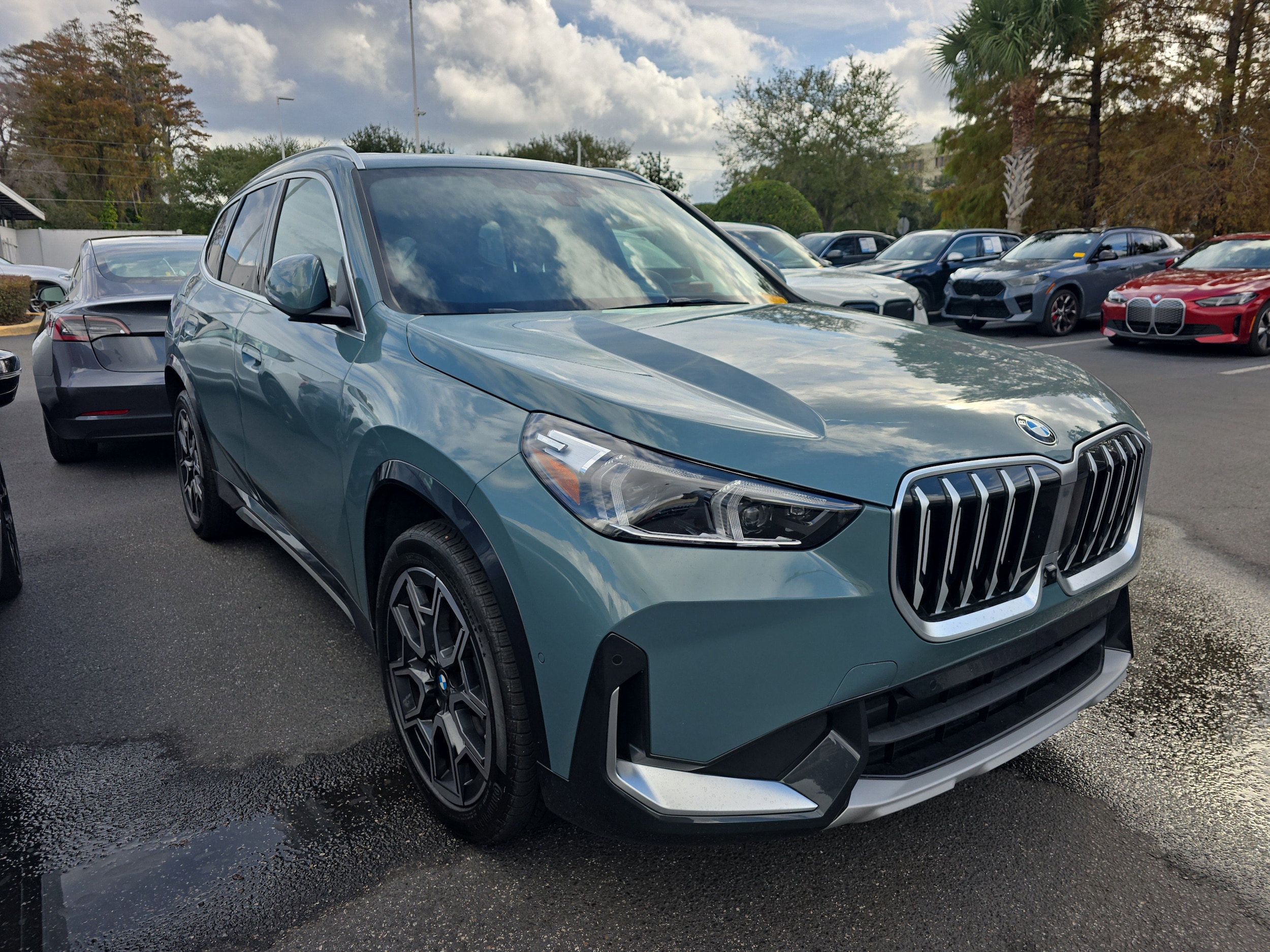 2025 BMW X1 28i's photo
